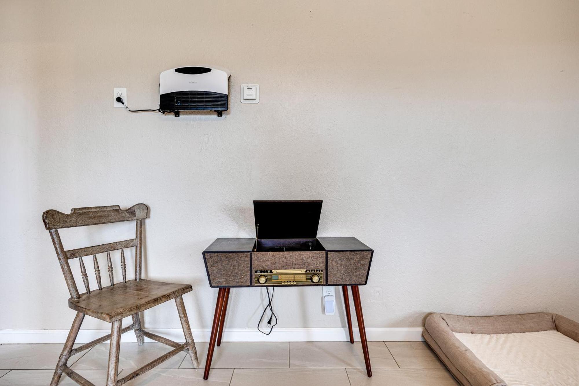 Convenient Joshua Tree Apartment - Walk To Town! Exterior photo